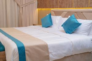 شقق الغيمة التاسعة للشقق المخدومة - التصنيف - اقتصادي