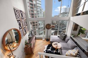 Beautiful Downtown Loft with full kitchen - 4hvězdičkové hotely ve městě Vancouver