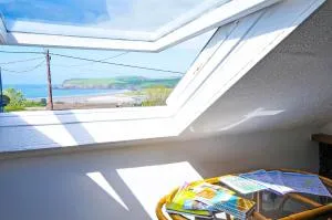 Cosy cottage for 2, sea views, large grounds. WiFi - Dinas