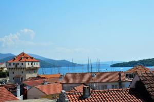 Beautiful sea-view Apartment in Marina Croatia