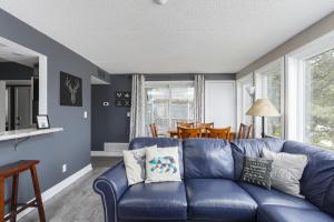 Condo at Blue Mountain on Ski Run Close to Village