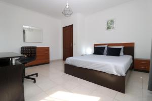 Charming Private Rooms in an Apartment A2 Penha - Faro