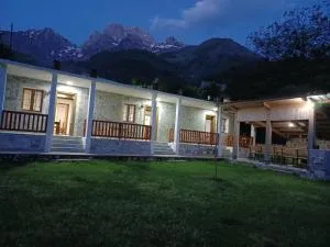 Buni Shqipes - 佩奇