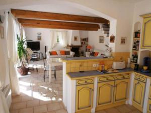 Maisons de vacances Nice holiday home in Saint Maurice sur Eygues with garden : photos des chambres