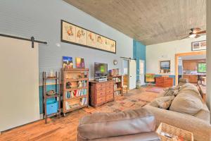 Bright Converted Schoolhouse in Chesterfield!