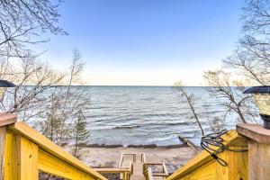 Lakefront Applegate Retreat w Private Beach!