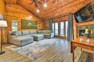Lakefront Applegate Retreat w Private Beach!