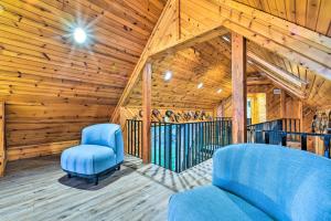 Lakefront Applegate Retreat w Private Beach!