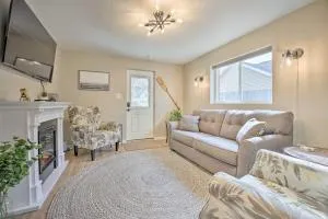 Waterfront Syracuse Home with Patio and Fire Pit! - Nappanee