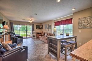 5 Mi to Holiday Shows! Resort Condo in Branson