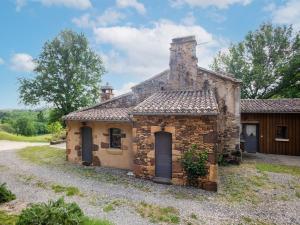 Maisons de vacances Tranquil Holiday Home in Mazeyrolles with Garden : photos des chambres