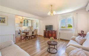 Pet Friendly Home In Studenci