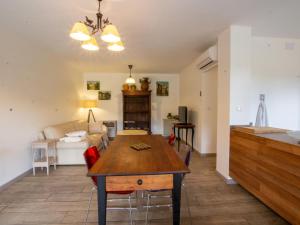 Gîte restauré avec piscine partagée, climatisation, vallée de la Dordogne - FR-1-616-258