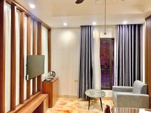 Royal hotel & apartment