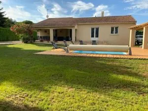 Cozy villa in Saint-Laurent-la-Vernède - La Bastide-dʼEngras