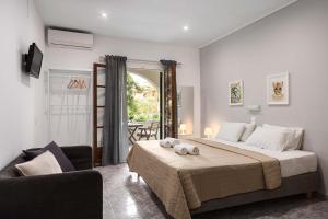 Marias Seaside Apartments