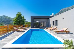 New! Villa Mir with private pool, 3 bedrooms, 7km from sandy beach