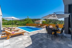 New! Villa Mir with private pool, 3 bedrooms, 7km from sandy beach