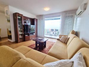 Apartment Rijeka with sea view