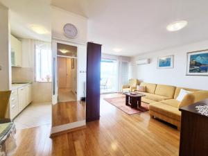 Apartment Rijeka with sea view