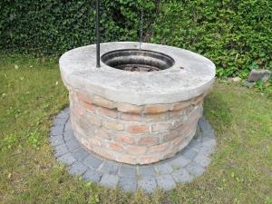 7 férőhelyes ház a tótól 15 m-re saját stéggel és csónakkal Balatonfenyvesen