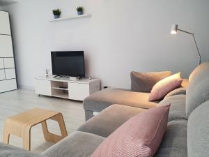 Aeropuerto loft 8 by Azahar Stay