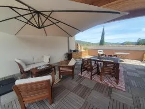 Terrasse 130m2 panoramique avec Climatisation Piscine - 3 chambres - Cotignac