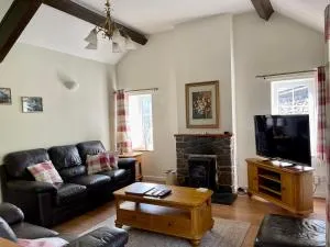 Cosy 2 Bedroom Cottage in Betws y Coed, Snowdonia - Capel Garmon
