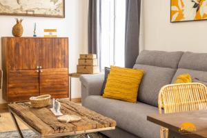 Carpenters Home by Cadiz Time