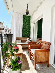 Abbott apartment - 1 min from the beach - 100m2 - sleeps 8