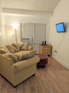 HISTORIC HILL APARTMENTS (Duplex)