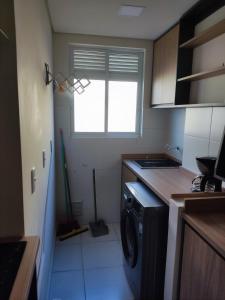Apartamento bem localizado com Ar Condicionado e Piscina