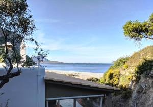 Komponada Beach House