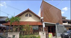 MashBrow Hostel