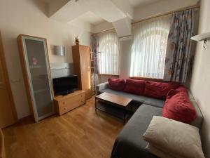 Saskia Apartments