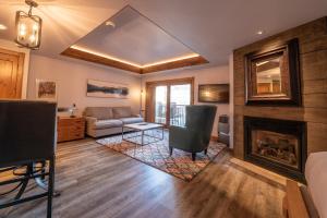 Studio Efficiency Unit with Balcony over Mountaineer Square condo