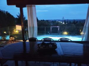 Villa Traditional Estate Heated Pool & Garden, 5 bedrooms