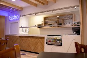 Hotel Mesaluna Near American Consulate