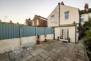 Welcoming 4 Bed Holiday Home in Eastbourne
