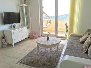 Apartment Zlatni Potok - View of the Old Town & 15 Minute Walk to the Center