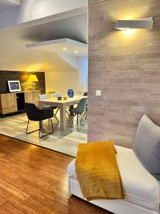 SKY - beautiful rooftop apartment with shared pool