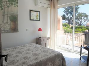 Villa in Sainte-Maxime near La Nartelle Beach