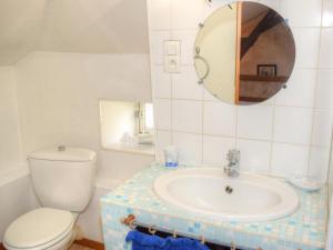 Charmant gîte paysan XIXe avec terrasse et jardin bordé par un ruisseau, à 1,5 km dAzay-le-Rideau - FR-1-381-417