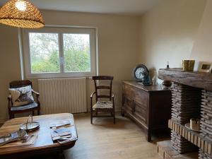 Charmante longère bourbonnaise rénovée avec vue panoramique et jardin - FR-1-489-355