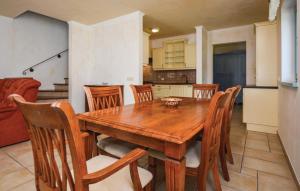 Awesome home in Koper with 3 Bedrooms and WiFi 