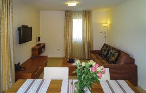 Stunning Apartment In Lasko With Wifi 