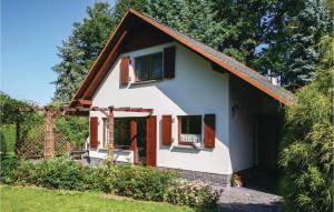 Two-Bedroom Holiday Home in Lengenfeld/Plohn