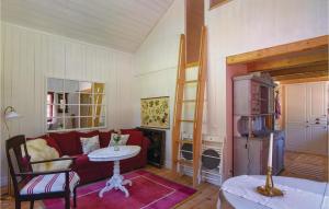 Amazing Home In Lur With Wifi