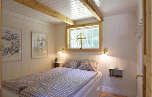 Amazing Home In Lur With Wifi