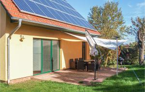 4 Bedroom Awesome Home In Woldegk